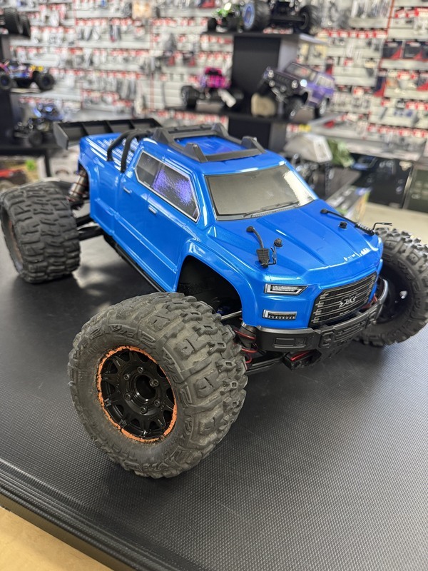 USED-1/10 ARRMA BIG ROCK 223S