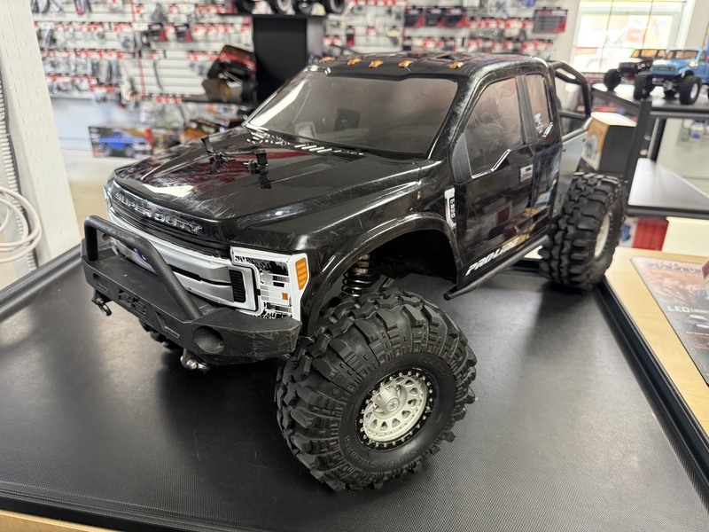 USED-1/6 SCX6 Ford Super Duty 4X4 RTR Brushless Rock Crawler, Black
