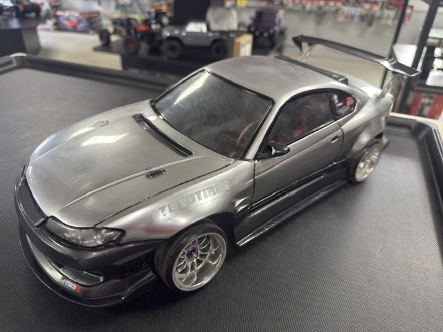 USED - Yokomo Carbon Fibre Chassis Kit Full Build