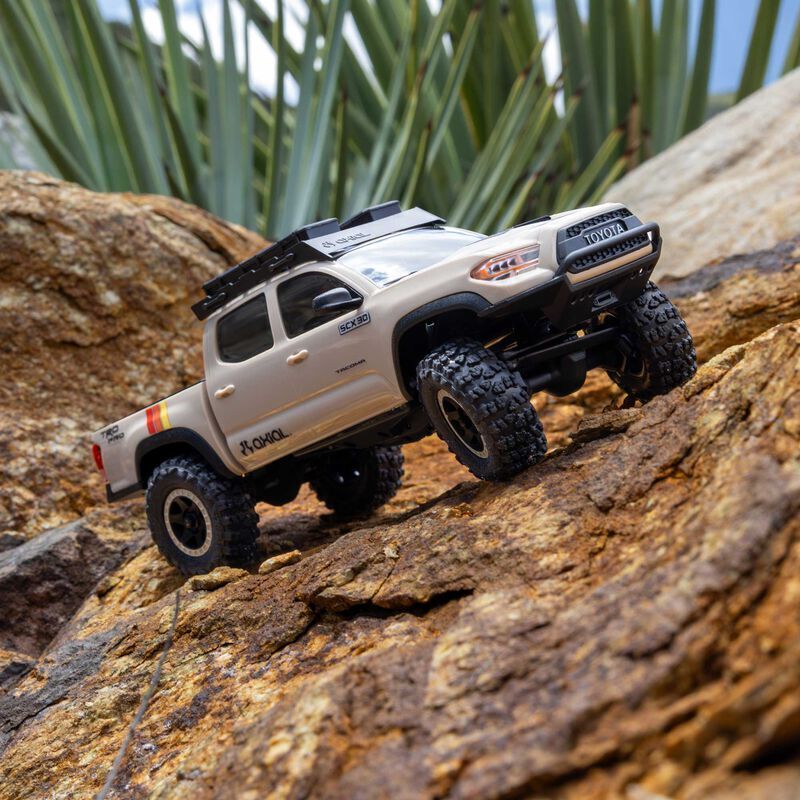 Axial 1/30 SCX30 Toyota Tacoma 4X4 RTR - Overland Edition